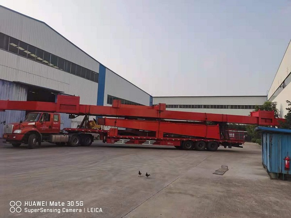 起重機(jī)發(fā)貨現(xiàn)場