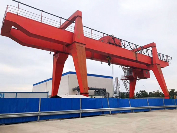 MG型雙主梁長(zhǎng)臂懸臂門式起重機(jī)