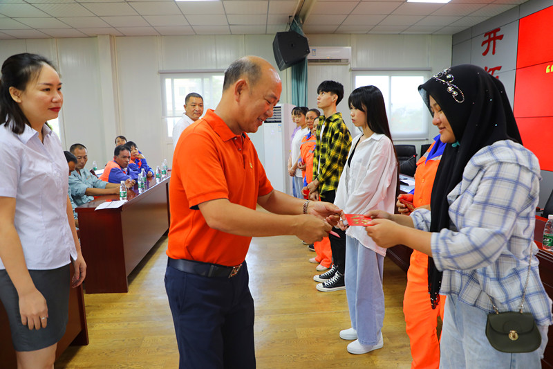 “金秋助學(xué)，圓夢明佳！”明佳集團(tuán)黨支部及工會組織開展愛心助學(xué)活動！
